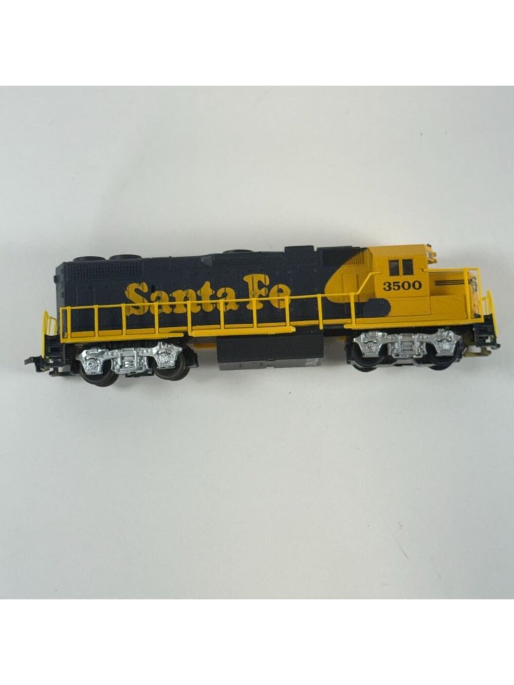 Vintage Athearn HO Scale Santa Fe 3500 Diesel Locomotive Engine